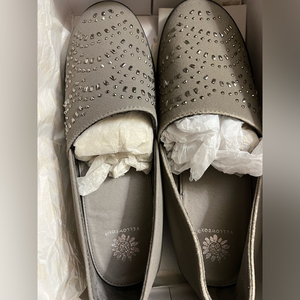 Yellow Box Shoe Sharona ~ Color = Taupe